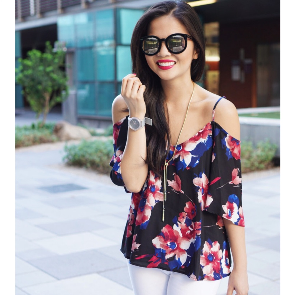 ✨Floral Cold Shoulder Top✨